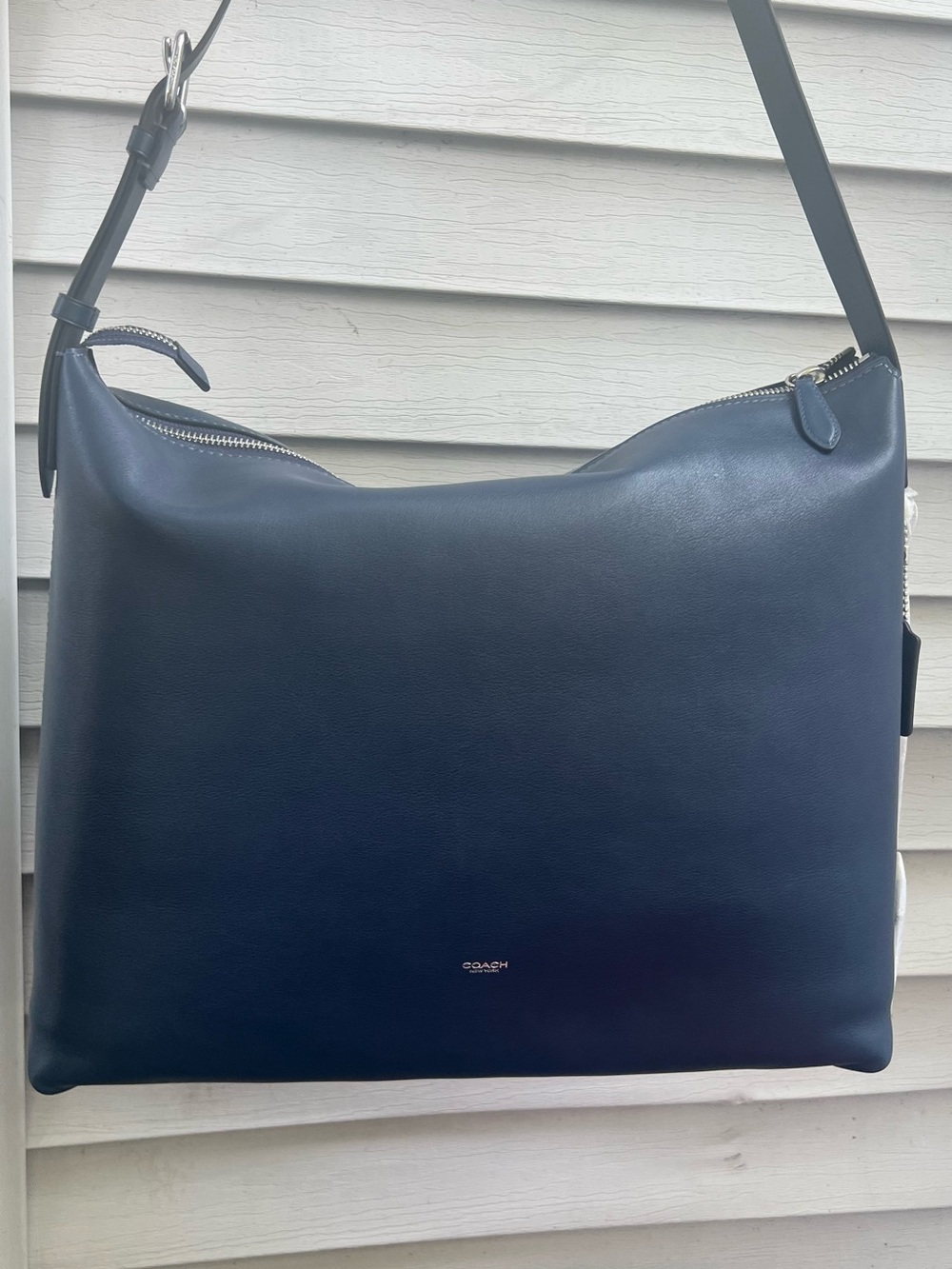 Coach Navy Blue Leather Mott Messenger bag sold out online - Picture 2 of 16